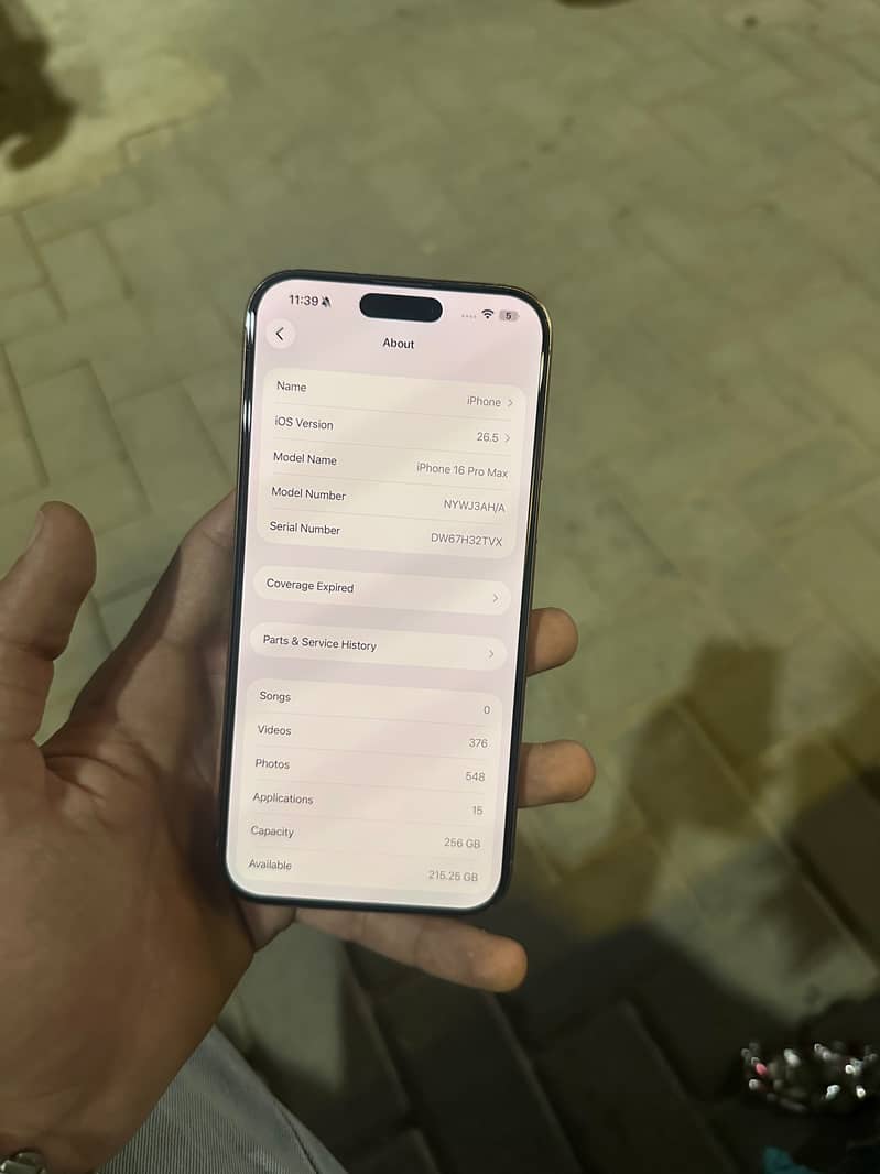 iPhone 16 Pro Max 1