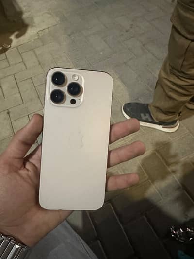 iPhone 16 Pro Max