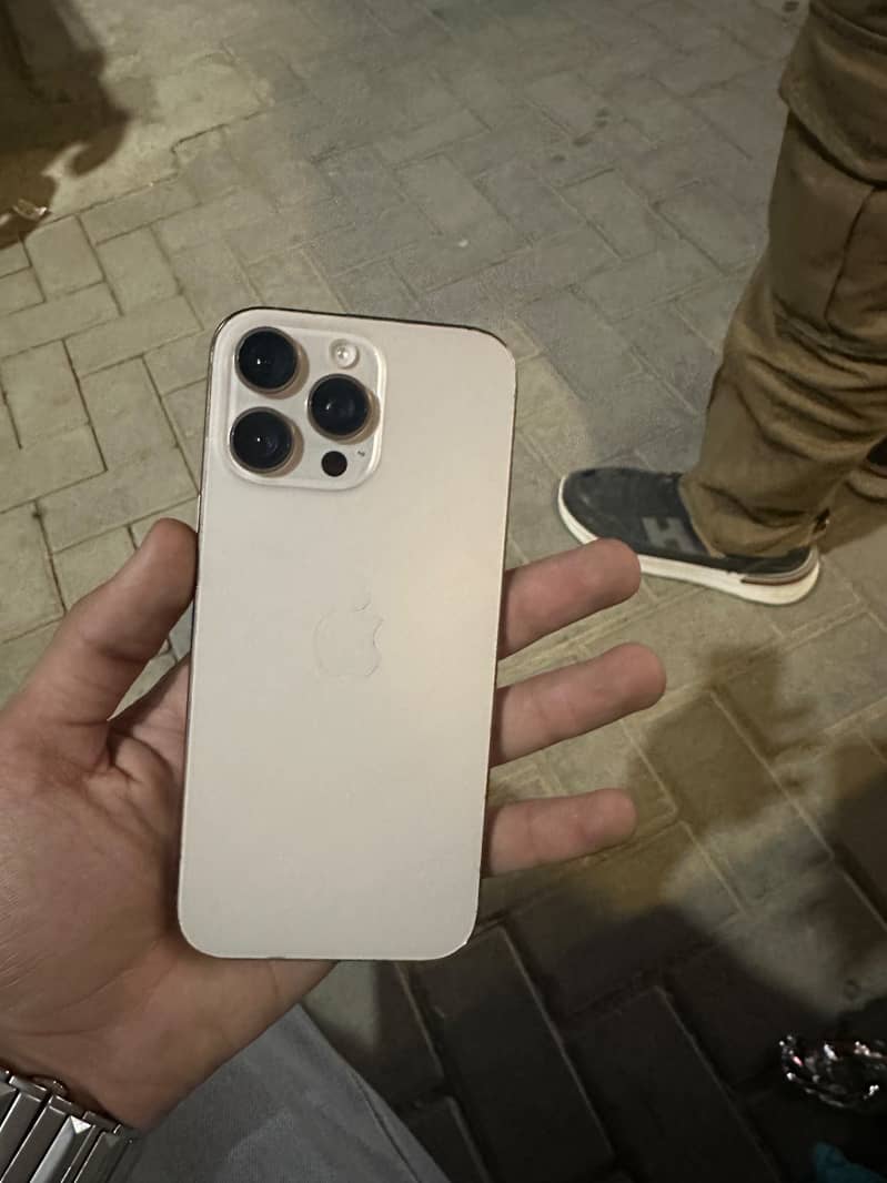 iPhone 16 Pro Max 0