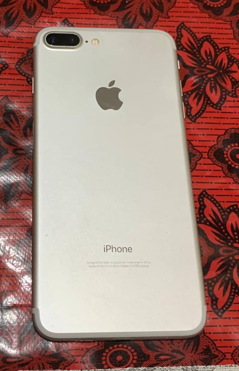 Apple iPhone 7 Plus 1