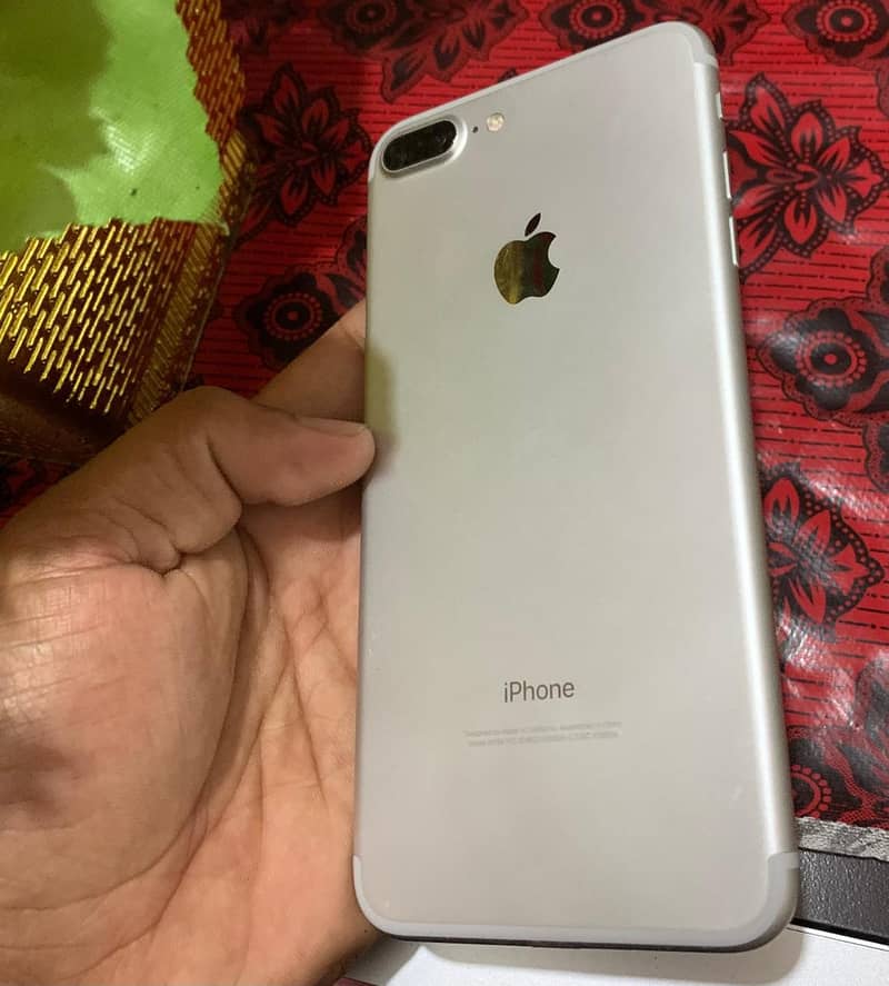 Apple iPhone 7 Plus 3