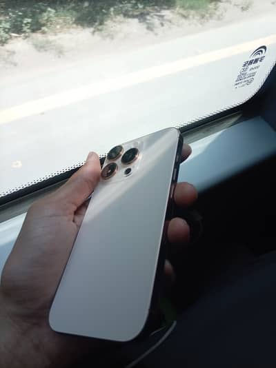16 Pro urgent sale 149k ka only totally original mobile