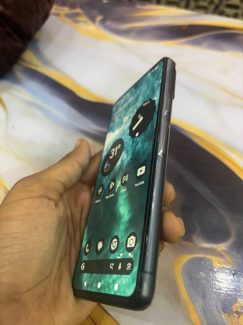 Google Pixel 8 5