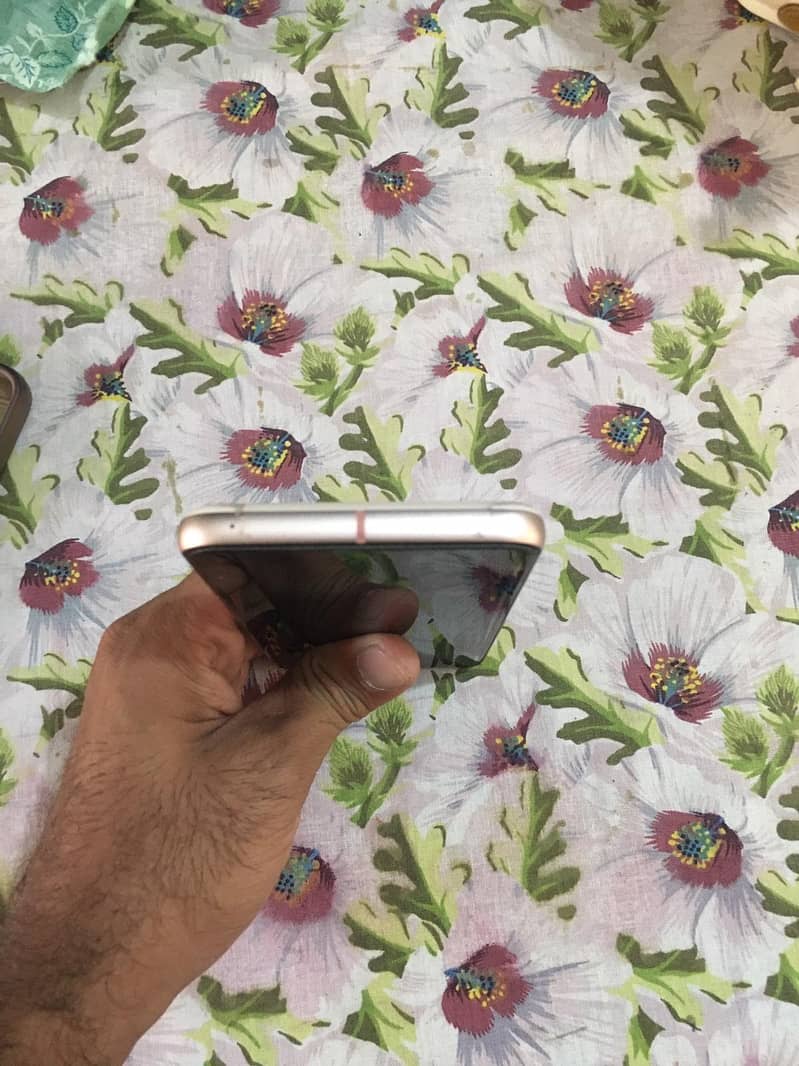 Google Pixel 8 3
