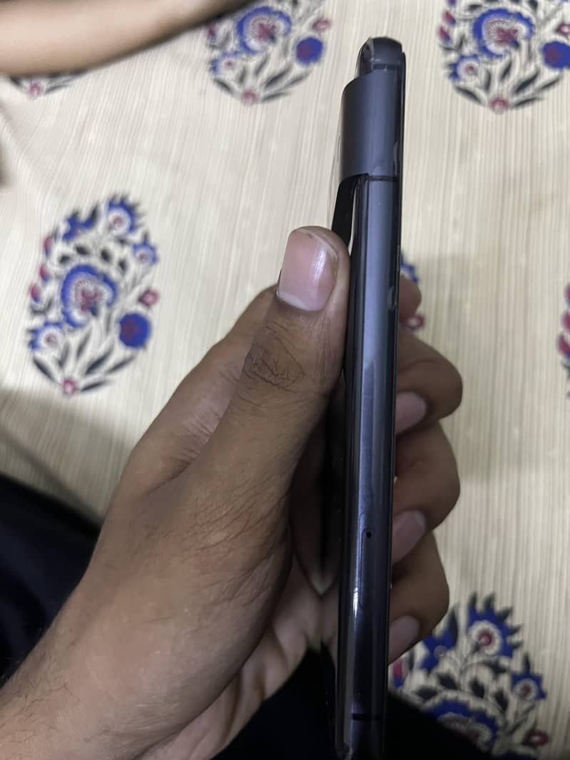 Google Pixel 8 4