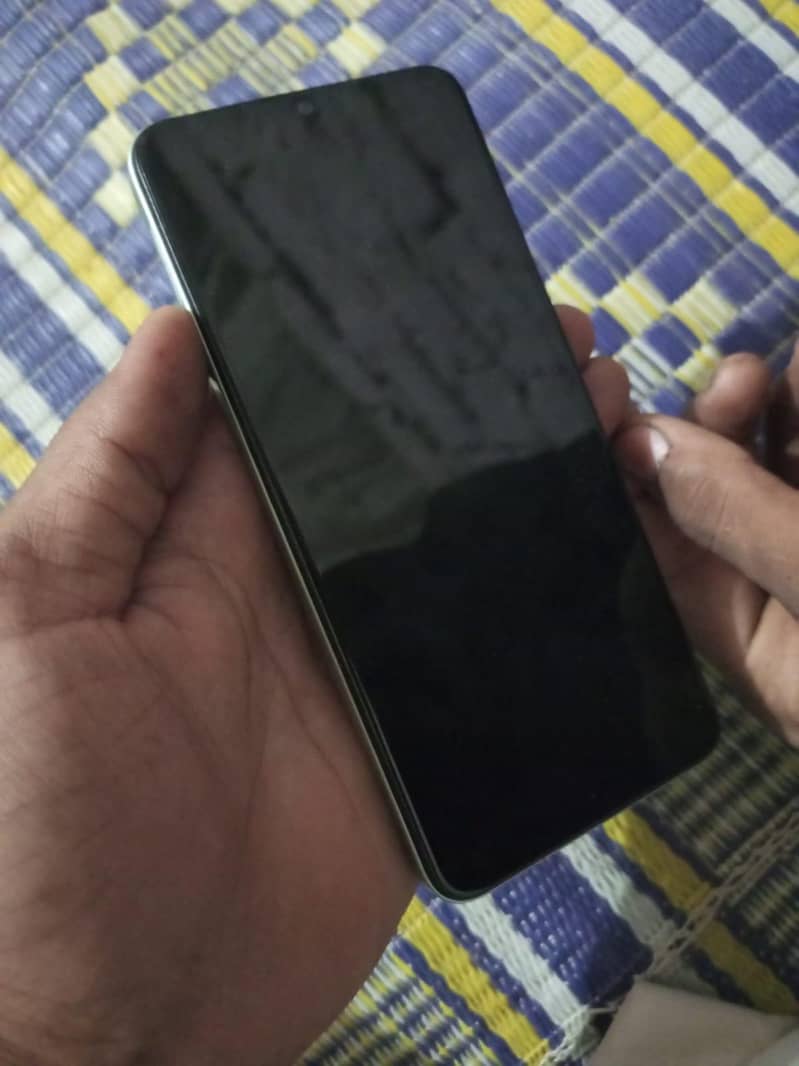 itel, 4