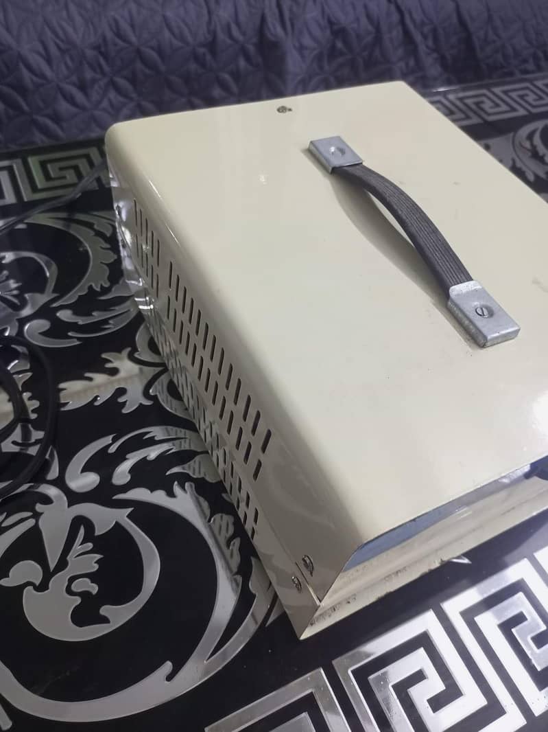 AC AUTOMATIC VOLTAGE STABILIZER 2