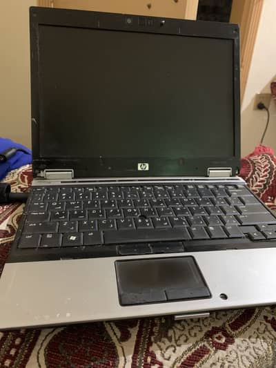 Hp laptop 2 gb secern ma aik line ha bs baki sb ok ha