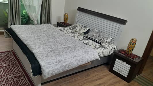 Bed & 2 x side Tables only
