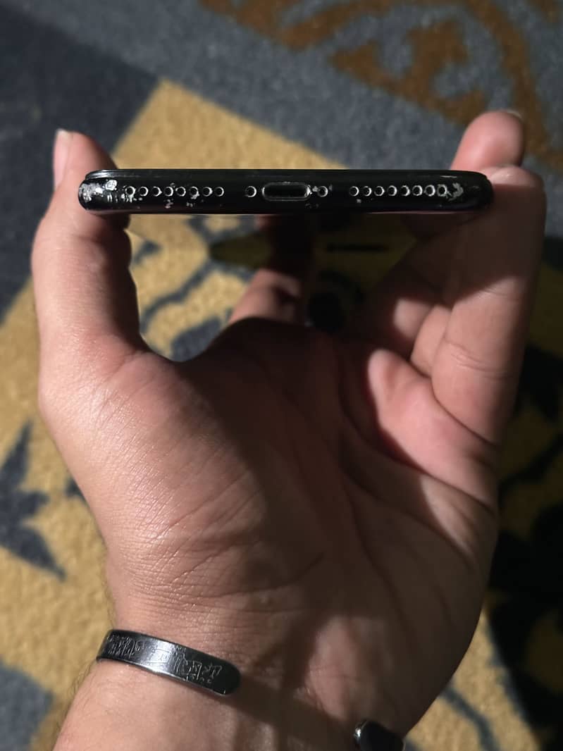 Apple iPhone 7 Plus 2