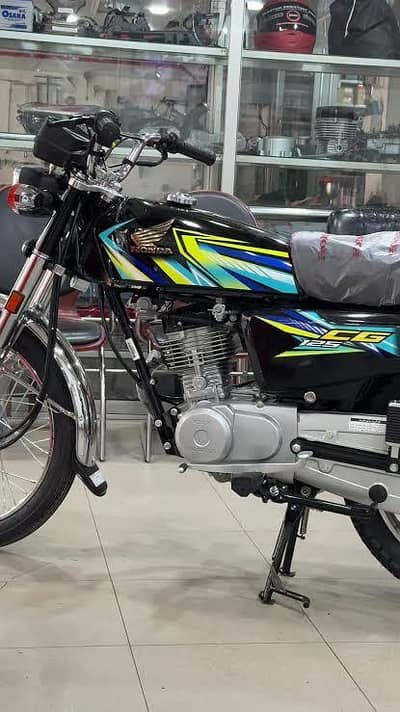 Honda 125 black clr