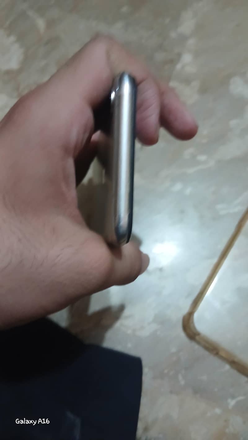 Apple iPhone X 6