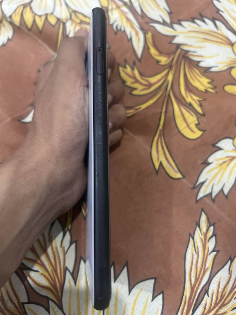 Google Pixel 4 3