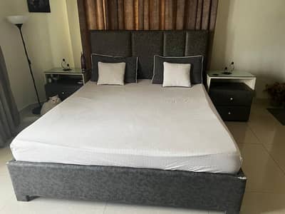 Luxury King Size Bed Set with Side Tables – Excellent Condition