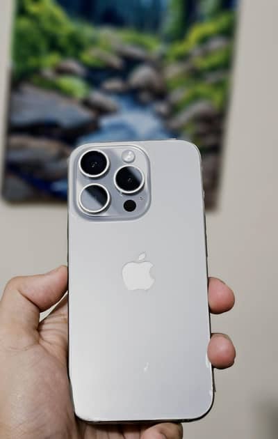 Apple iPhone 15 Pro jv