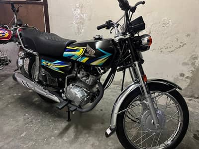 HONDA 125 MINT CONDITION 2025 SEPTEMBER 2026 REGISTERED