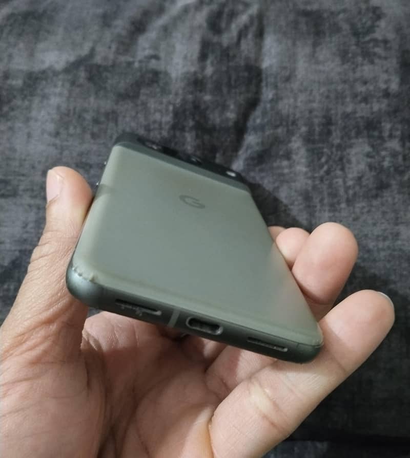 google pixel 8 4