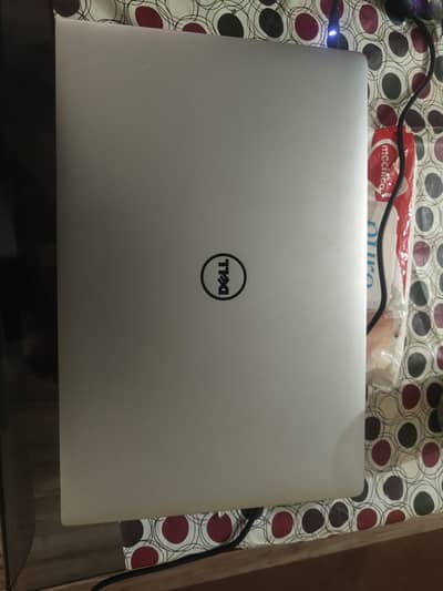 dell XPS 15 9950 premium build/light gaming
