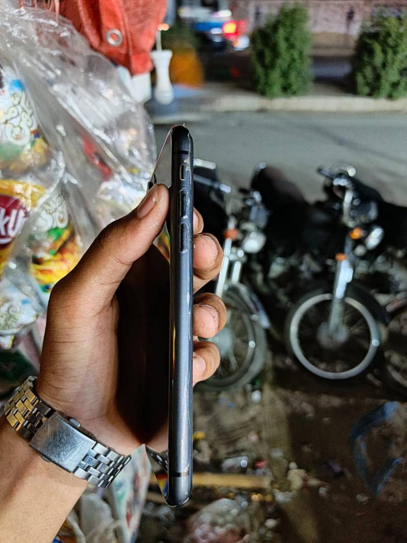 Apple iPhone 11 2