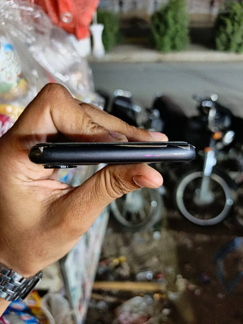 Apple iPhone 11 5