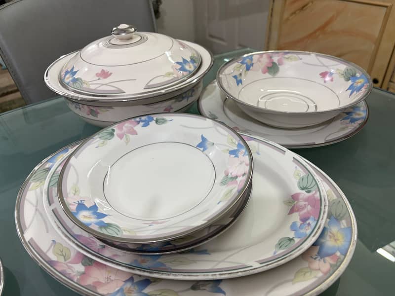 Dinner set 5
