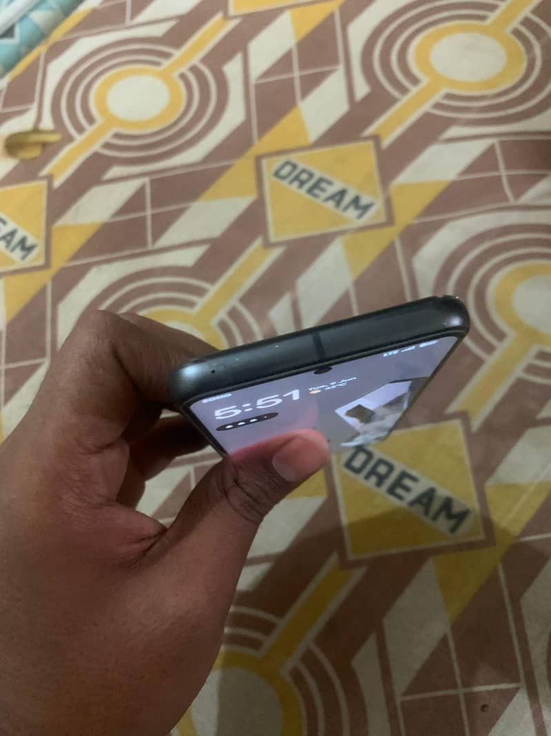 Google Pixel 8 4