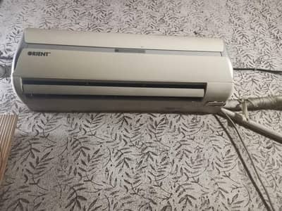 orient ac 1 ton buss gas nhi ha working krty hua bnd Kiya tha gass nhi