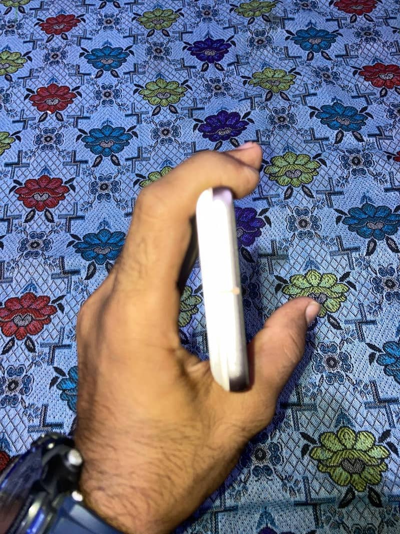 Google Pixel 8 2