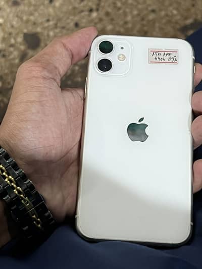 iPhone 11 white colour Pta Approved only lena wla msg kre no exhange