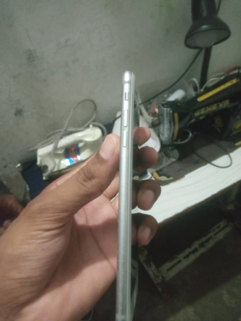 Apple iPhone 6 Plus 3