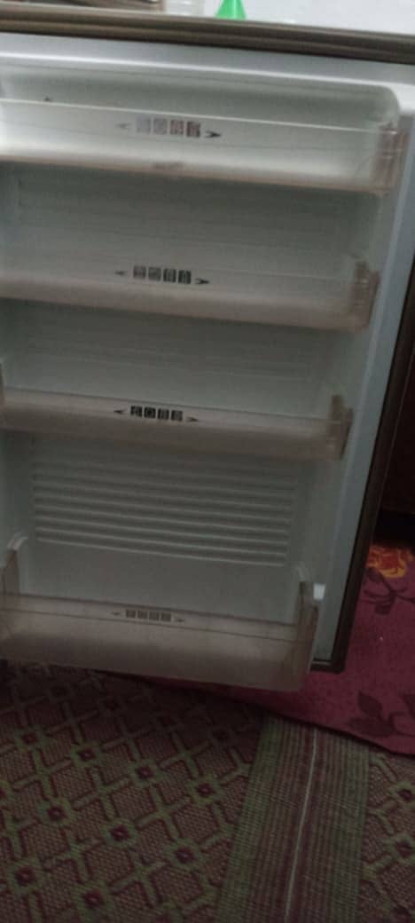 Refrigirator 4