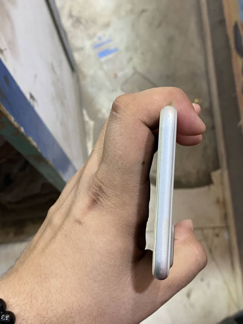 Apple iPhone 7 Plus 3
