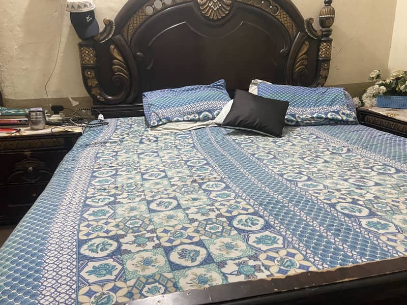 King Size bed 4
