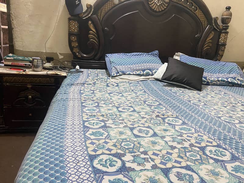 King Size bed 7
