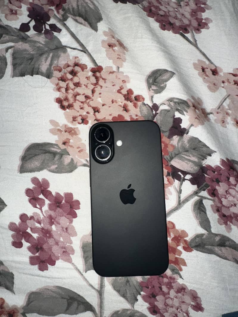 Apple iPhone 16 0
