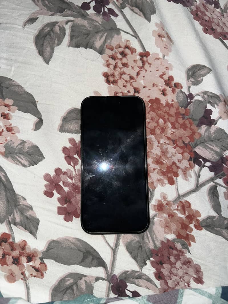 Apple iPhone 16 4