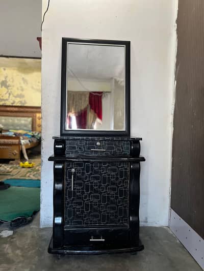 Black Dressing Table with Mirror – Good Condition