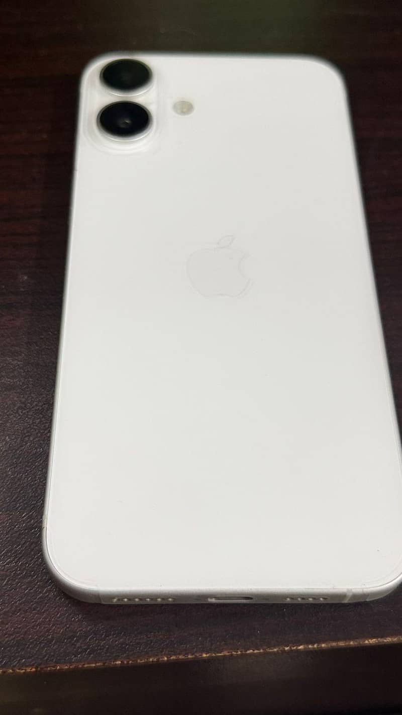 Apple iPhone 16 Plus 3