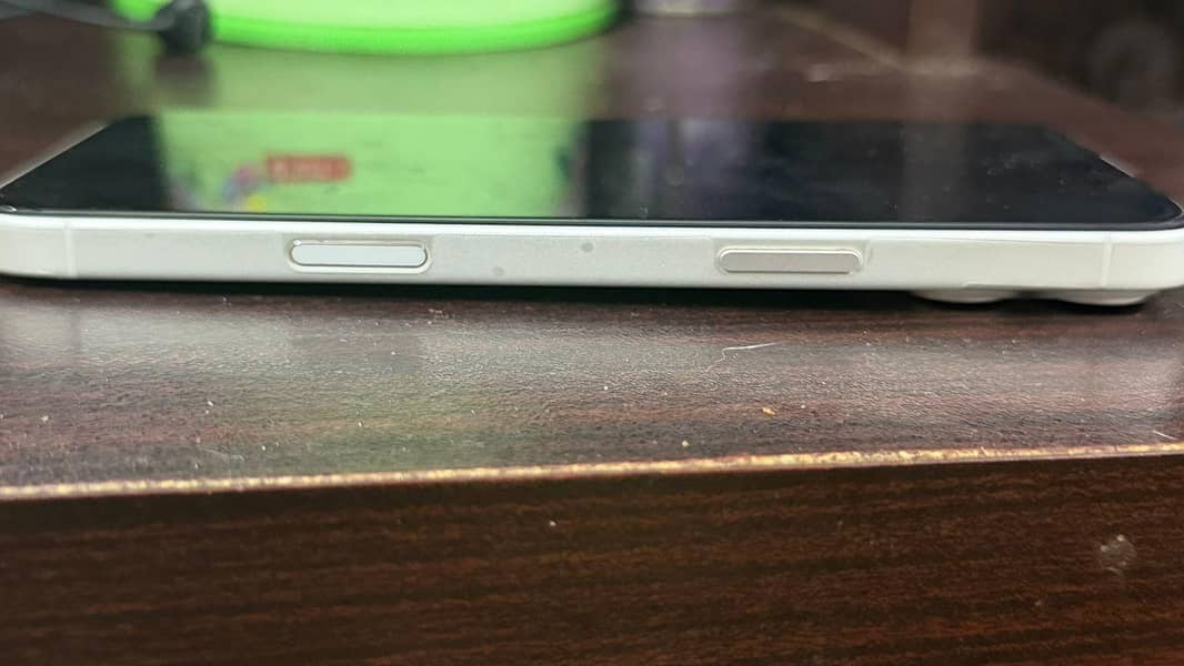 Apple iPhone 16 Plus 4