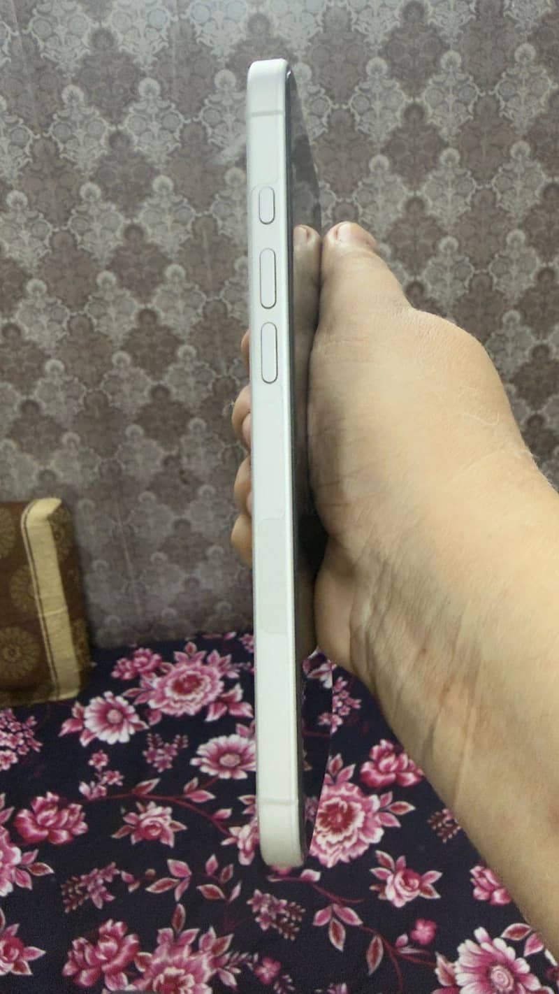 Apple iPhone 16 Plus 6