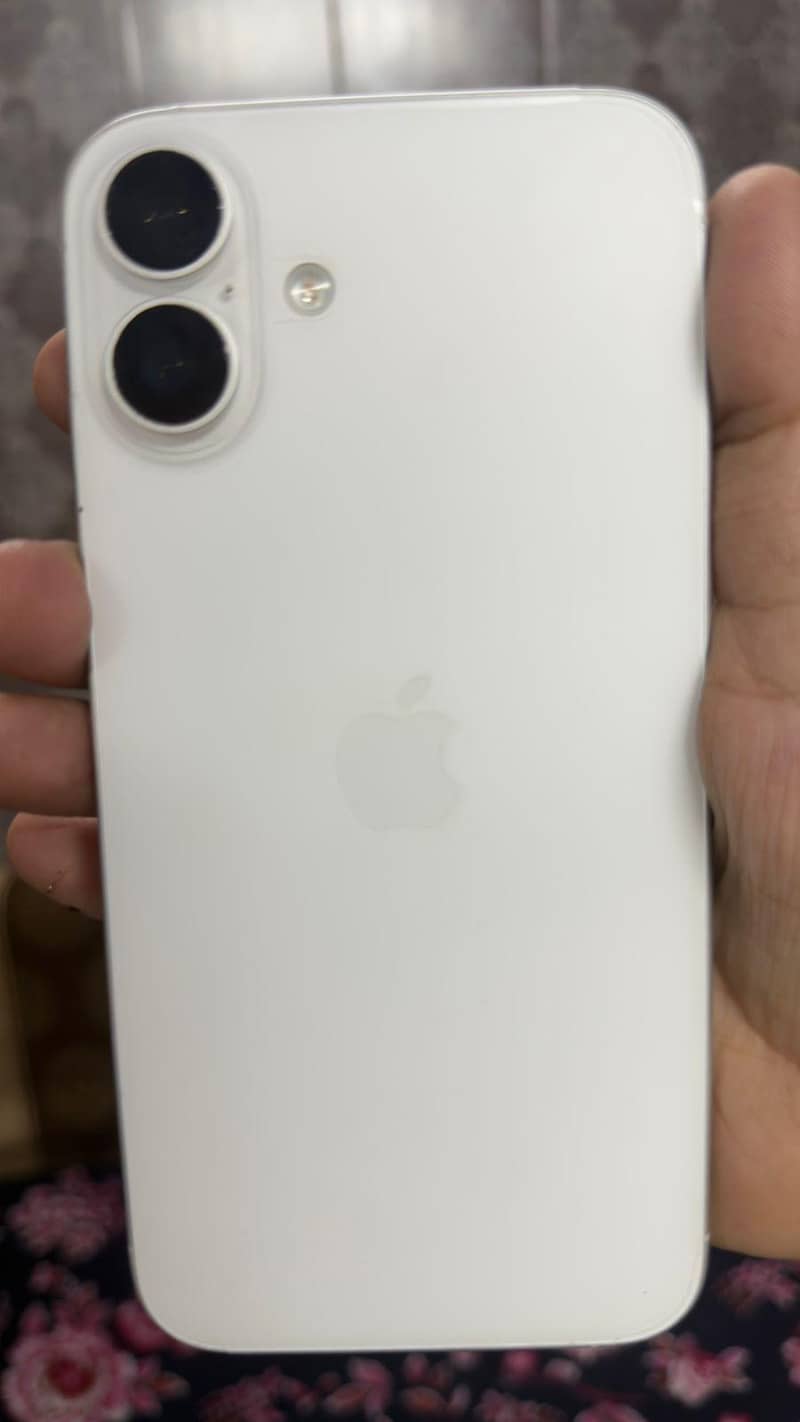 Apple iPhone 16 Plus 8
