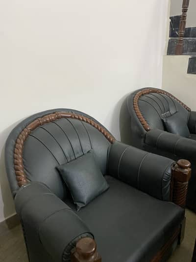 Used Sofa Set 5 seat (3+1+1 ) Good Condition