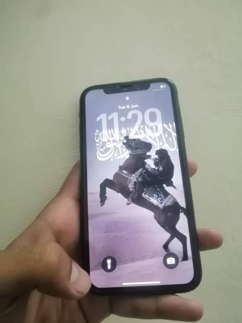 iPhone 11 0