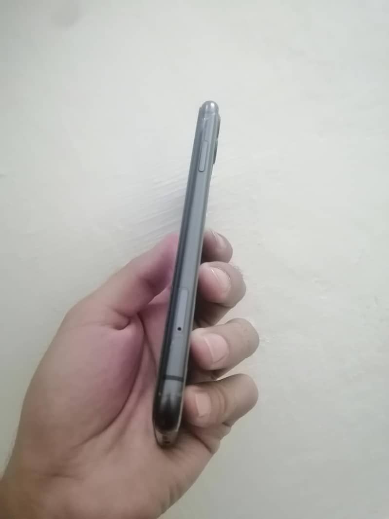 iPhone 11 2