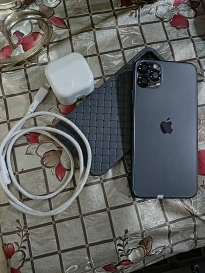 Iphone 11 Pro Max from Shahdara, Lahore