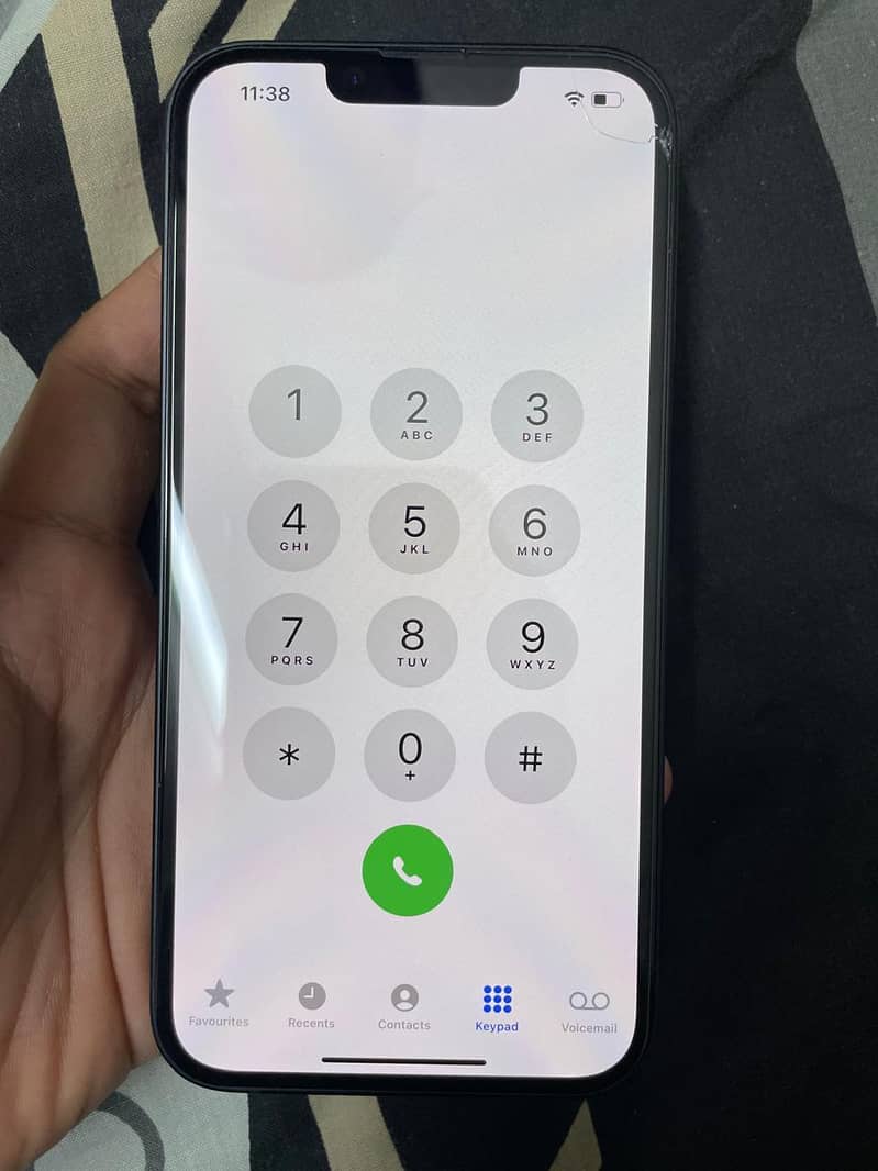 Apple iPhone 16e 5
