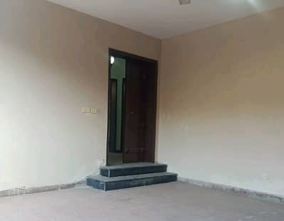 10 Marla House For rent In Askari 10 Lahore