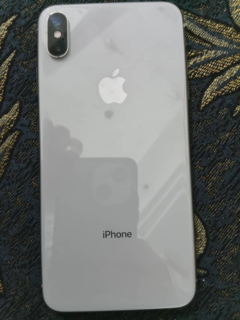 Apple iPhone XS Max 1