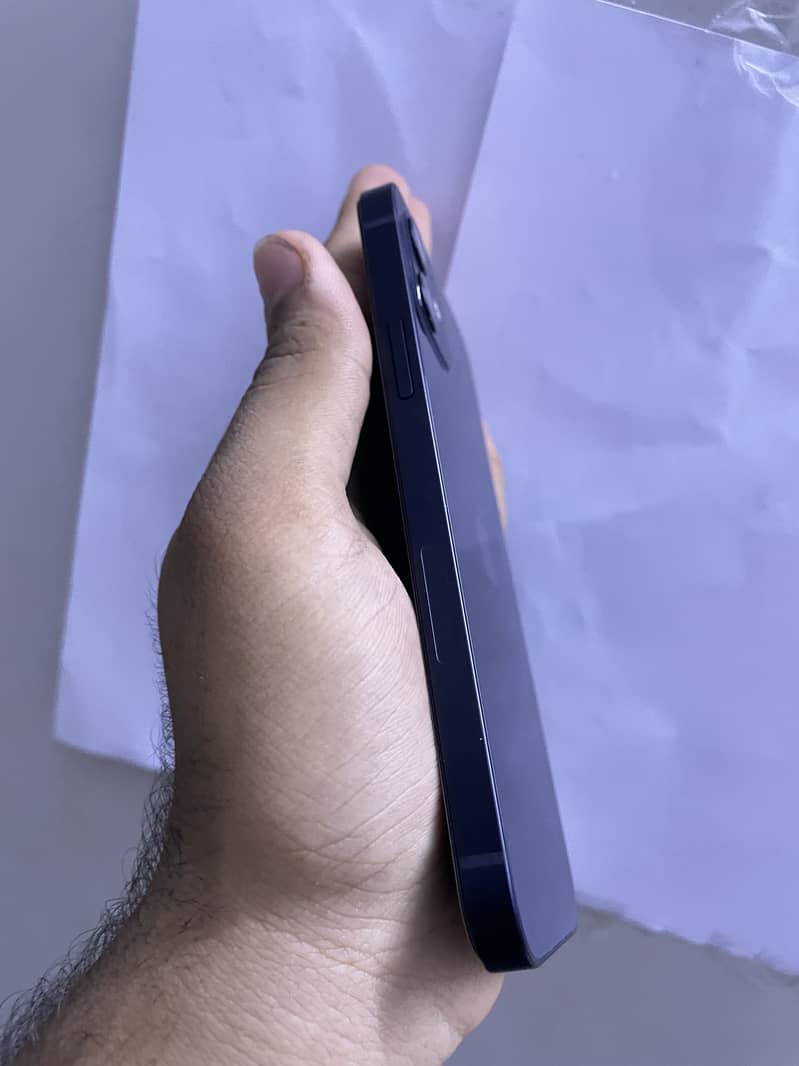 Iphone 12 3