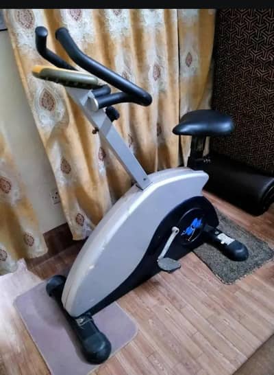 use Gym cycle  200kg weight capacity commercial cycle